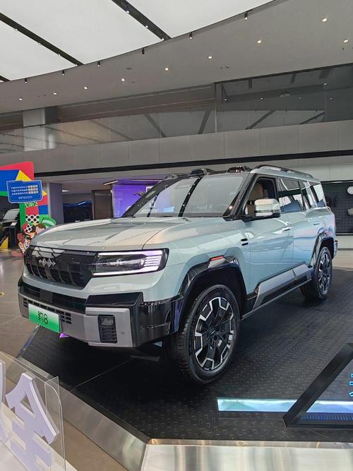 重庆134比亚迪方程豹硬派越野的爆款，英菲尼迪35周年与你共成长